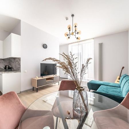 New Comfortable 2 Bedroom Cottage W/Big Terrace Jūrkalne Eksteriør billede
