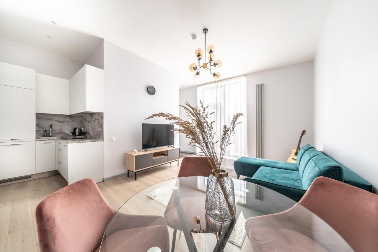 New Comfortable 2 Bedroom Cottage W/Big Terrace Jūrkalne Eksteriør billede